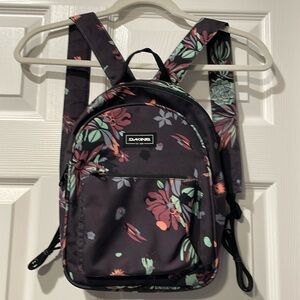 Dakine Essentials Mini 7L Backpack